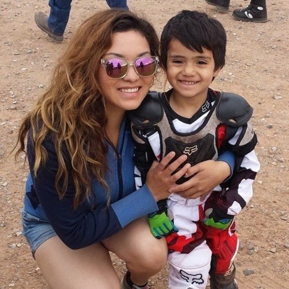 Meet your Posher, Pamela - Picture 1 of 1